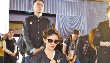 郭采洁痛哭是怎么回事?