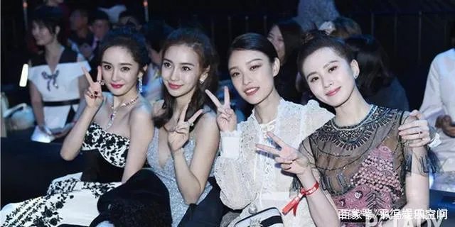 杨幂唐嫣罕见同框,全程零交流,昔日好姐妹为何形同陌路?
