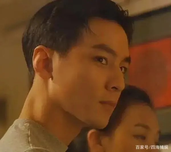 吴彦祖陷秃顶危机,黄晓明最意外, 5位遭遇“头发危机”的男明星都有谁?