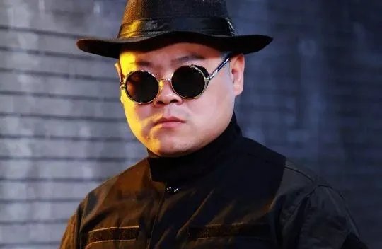 如果岳云鹏当年也像别人一样离开德云社,还会有多少人认识他呢?