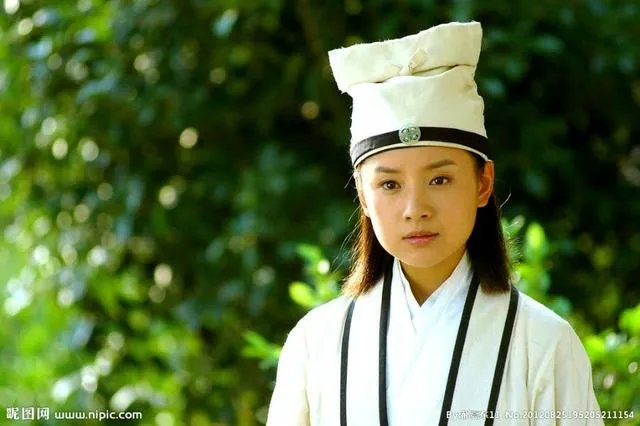 哪个女明星穿校服最好看?