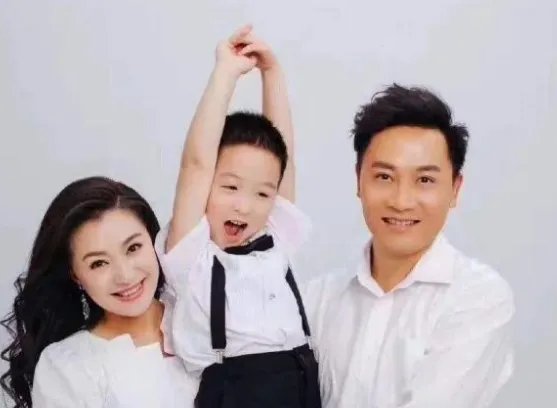 歌唱家王丽达:嫁给妈妈看中的女婿,婚后生一子,如今她还好吗?
