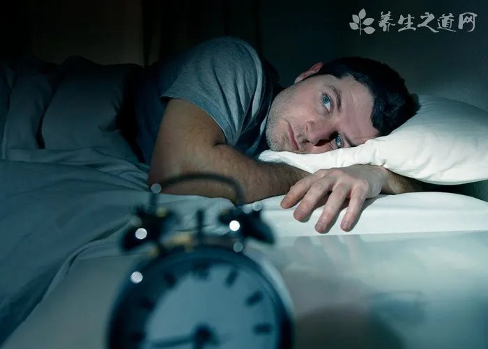 民警收强制休息令 熬夜的危害是什么
