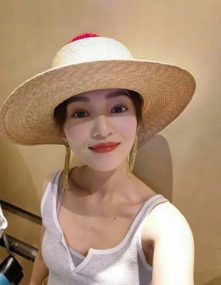 张韶涵新歌疑似回应范玮琪，这俩“姐妹”感情比电视剧还精彩，怎么回事？