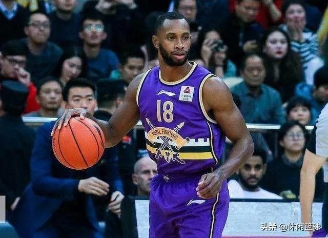 孙悦轮休,北控4分险胜广州,福格准四双,如何评价?