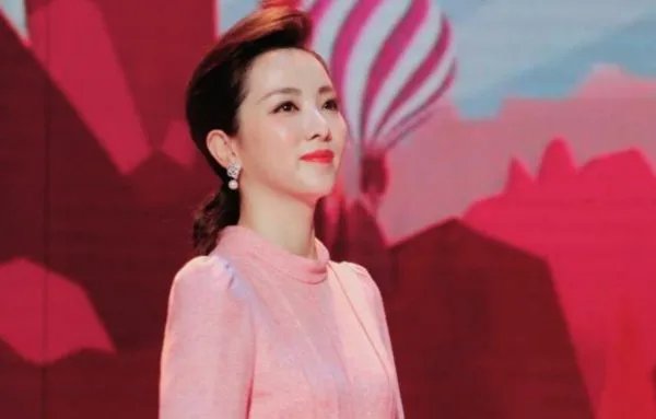 被“嫁”60岁老头后,李思思落泪数次,为什么?