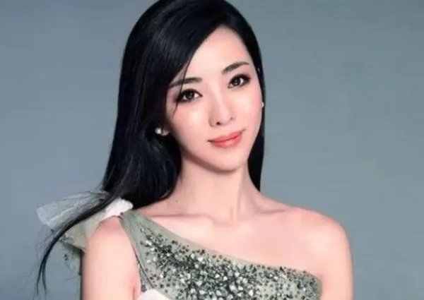 被“嫁”60岁老头后,李思思落泪数次,为什么?