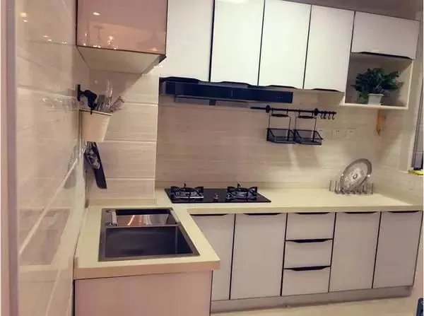 听了老婆的话将阳台改成卧室,爸妈过来再也不用睡客厅了!