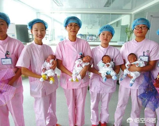深圳一妈妈生下四胞胎,院方:出生概率百万分之一, 你怎么看?