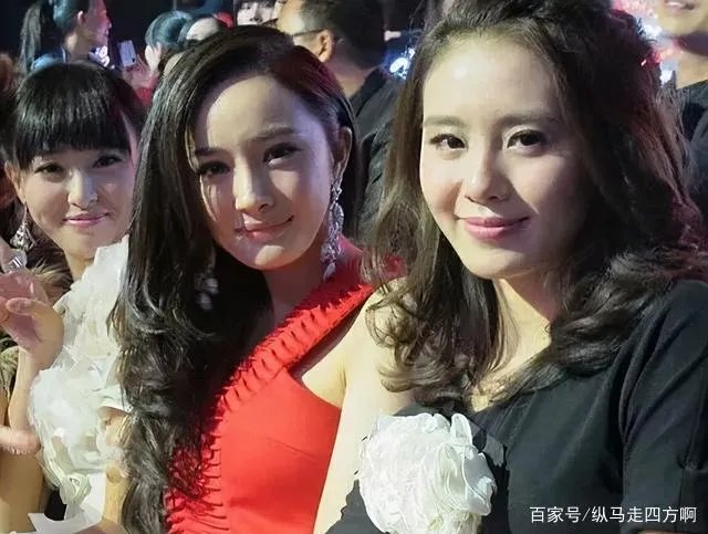 杨幂唐嫣罕见同框,全程零交流,昔日好姐妹为何形同陌路?