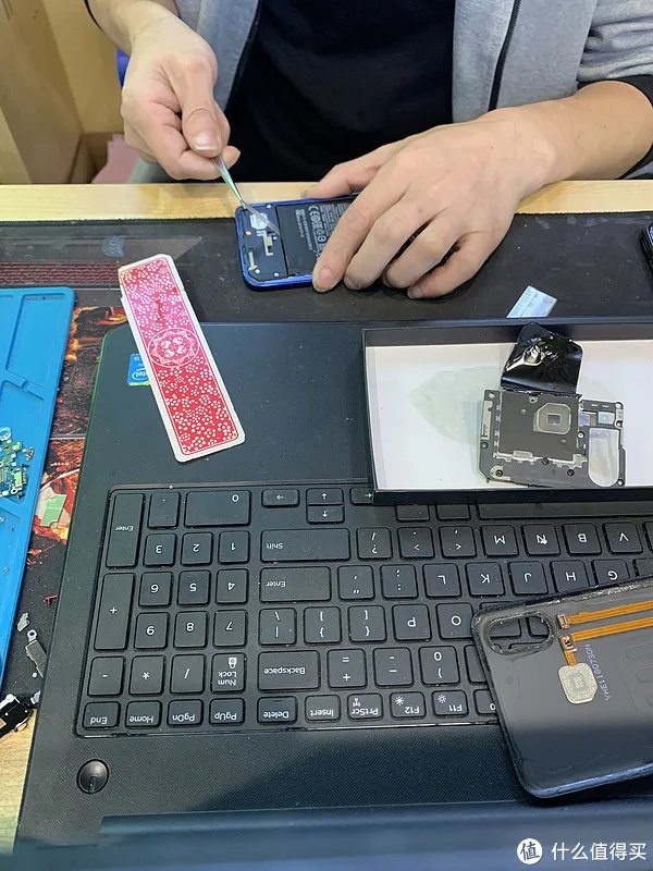 到店体验 篇一:苏宁到店更换电池,小米8换电池只要49元