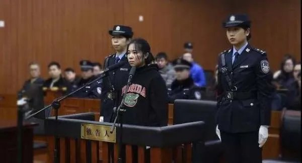 杭州保姆纵火案回顾:妻儿已逝三年,突然复活回来,后来怎样?