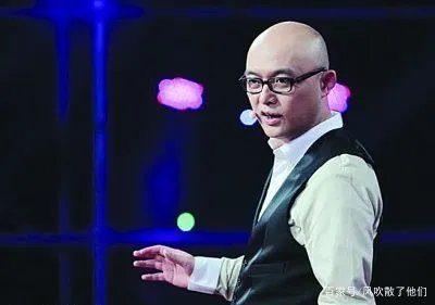 《非诚勿扰》51岁阿姨牵手小17岁男子，8年后怎样了？