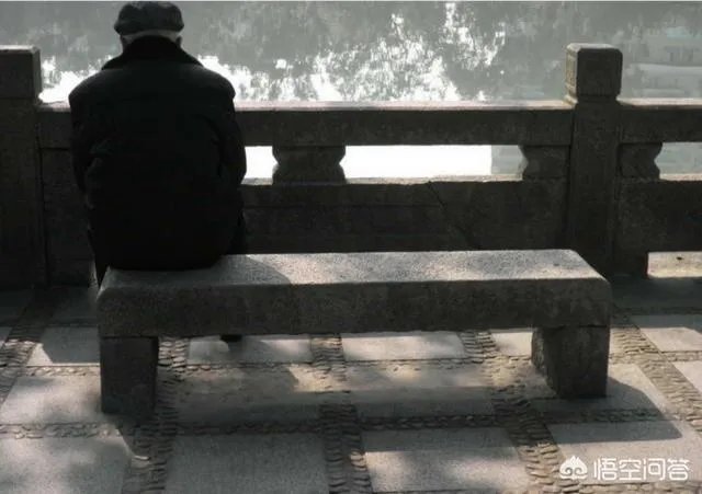 广西九旬老人病重住大棚，镇政府：当地忌讳老人在女儿家过世，你怎么看？