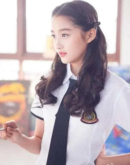 哪个女明星穿校服最好看?