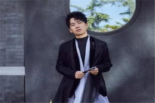 郭麒麟现在单身的原因是什么?