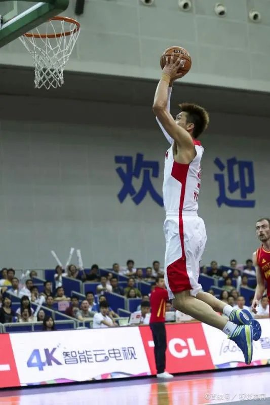 孙悦后来为何不在湖人队打球了,是因为他的实力不行吗?