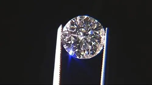 锆石和钻石的价格是多少  怎么区别锆石和钻石