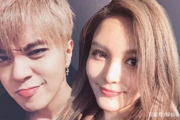 周扬青合影罗志祥妈妈甜喊“妈妈”，两人好事将近?