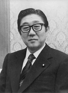 安培晋三有着怎样的政治家族背景？