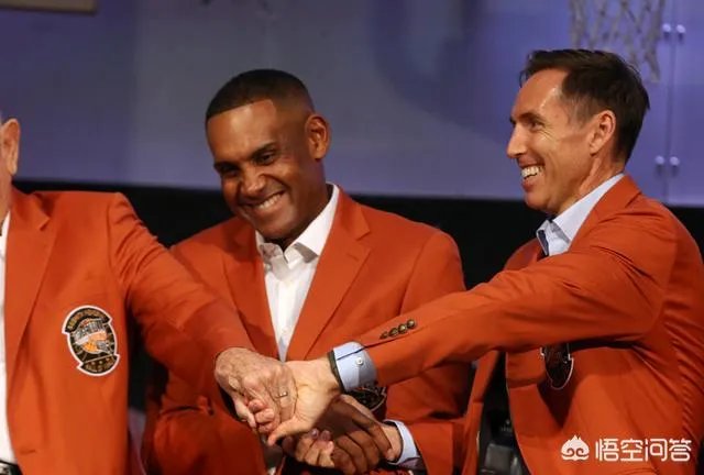 两届MVP得主纳什入选2018NBA名人堂,只有一个一阵的希尔为何也能跟着入选?你怎么看?