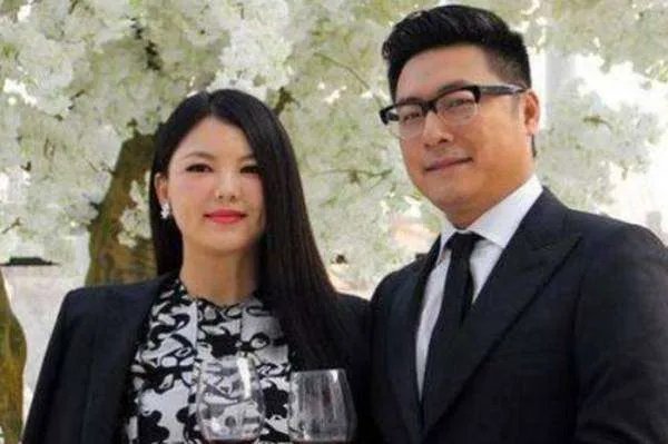 李湘胖到走路都要人扶,为什么其他女星都想瘦,李湘却放任发福?
