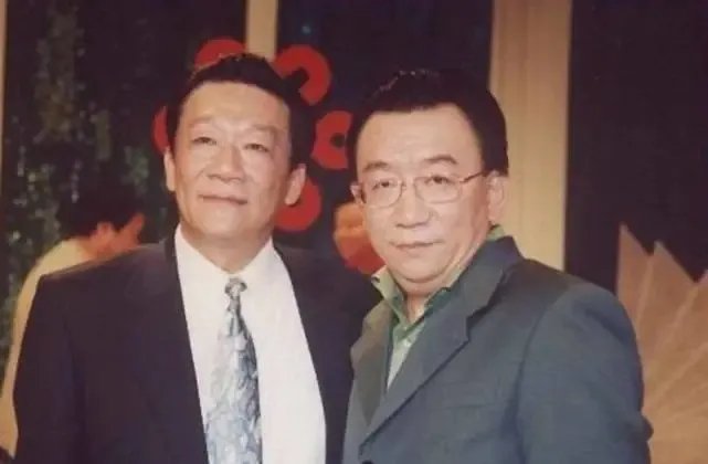 侯耀华称侯耀文是何云伟三叔,何云伟由此升格与郭德纲平辈,你怎么看?