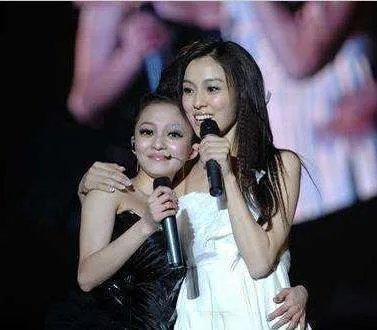 张韶涵新歌疑似回应范玮琪，这俩“姐妹”感情比电视剧还精彩，怎么回事？