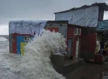 中央气象台发布台风红色预警,哪些地区需要做好防范?