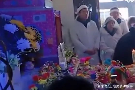 男子婚前母亲意外去世,婚礼葬礼同时办,是“孝”还是“不孝”如何定义?