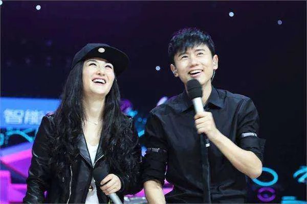张杰当年为什么会选择比他大几岁的谢娜呢？