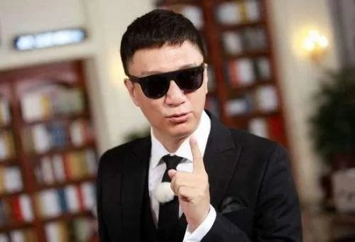 如何评价孙红雷在《极限挑战》中的人品?