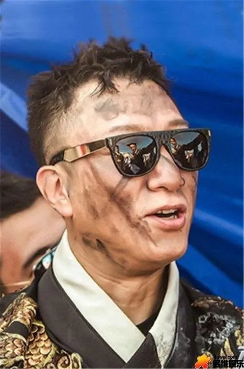 如何评价孙红雷在《极限挑战》中的人品?