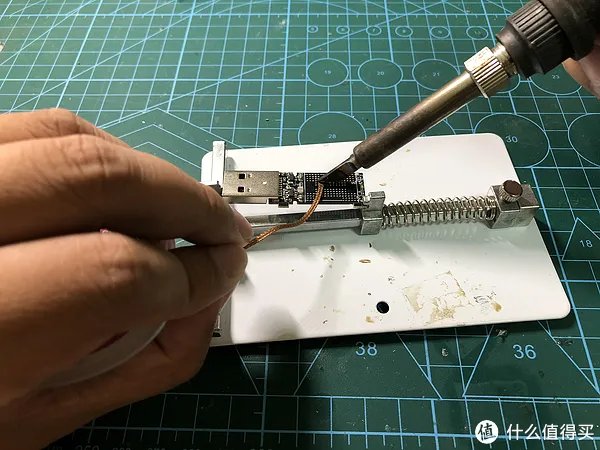 废弃固态硬盘千万不要丢,简单几步操作改成U盘来使用