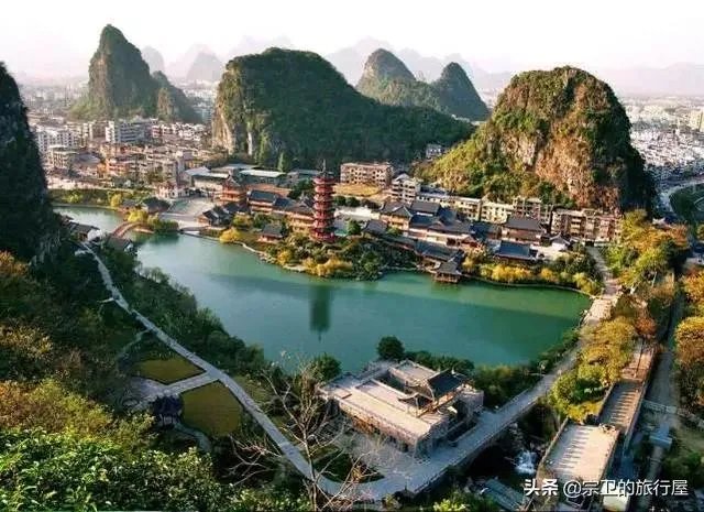 湖南:国庆高速小客车免费通行,预判峰值日将出现在长假首日, 你怎么看?