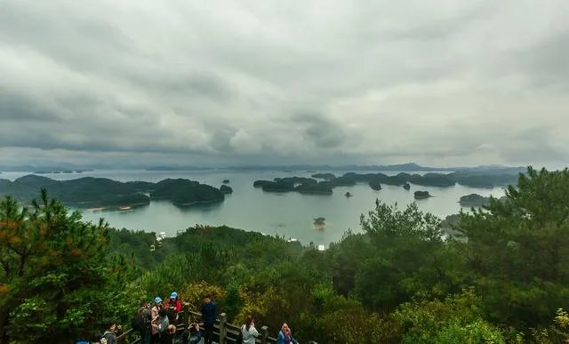 想去千岛湖旅游，但是不知道那里有什么好吃的，能介绍下吗？
