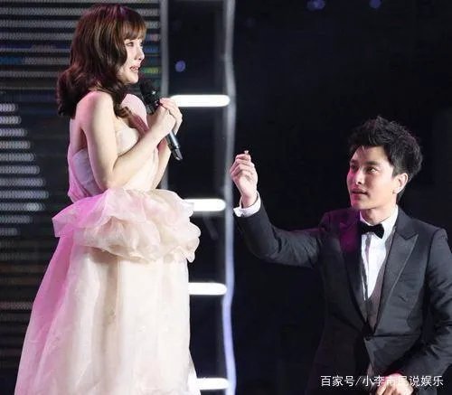 贾乃亮看到别人求婚就流泪,是不是被李小璐伤透了心?