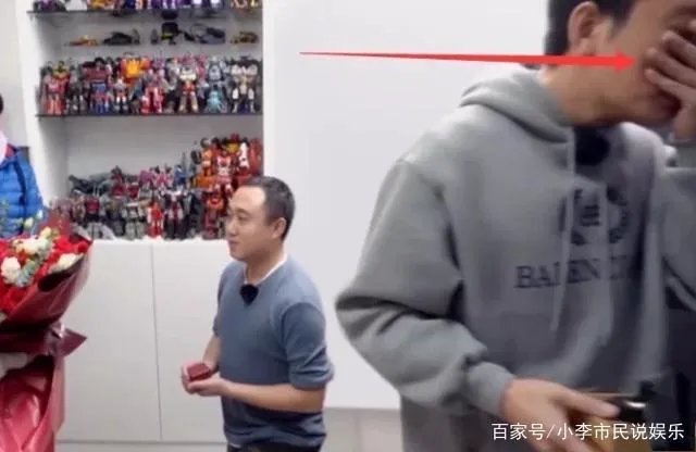 贾乃亮看到别人求婚就流泪,是不是被李小璐伤透了心?