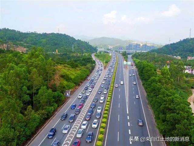 湖南:国庆高速小客车免费通行,预判峰值日将出现在长假首日, 你怎么看?