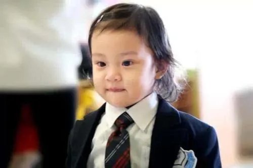 媒体曝李小璐给女儿改名，为何网友怨气这么大？