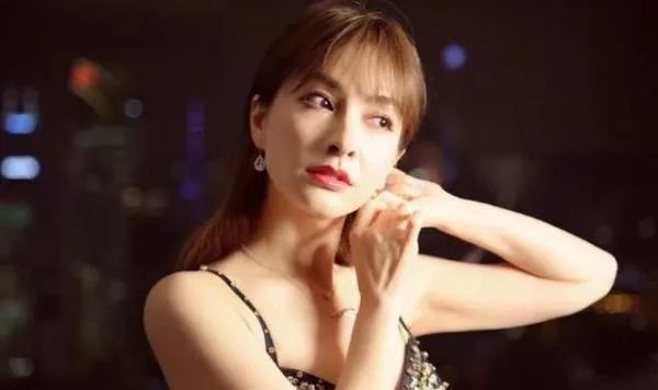 吴昕的副业女装吗?什么品牌吗?