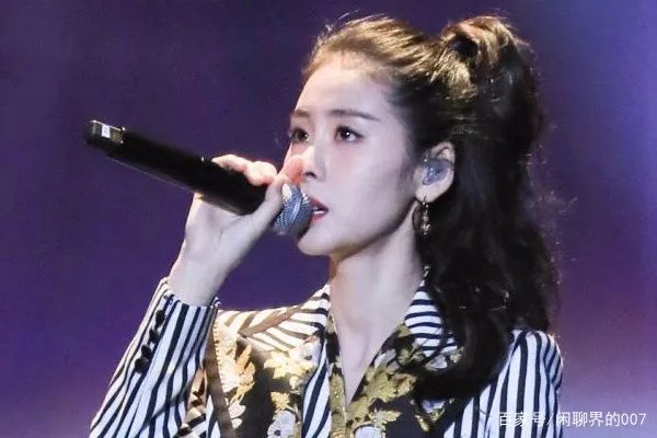 未婚生子事件后,张碧晨晚会节目被拿下,华晨宇的事业却丝毫不受影响?
