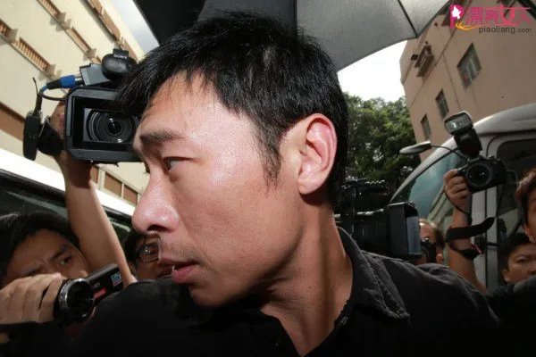 许志安作为资深的歌手，为何出现演唱会遭嘘的尴尬局面？