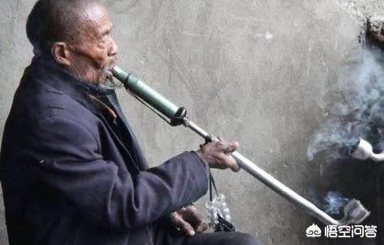 蛇怕烟油