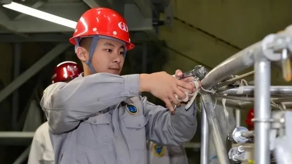 90后学霸扎根凉山,10年内参加上百次发射任务,他为何从事该行业?