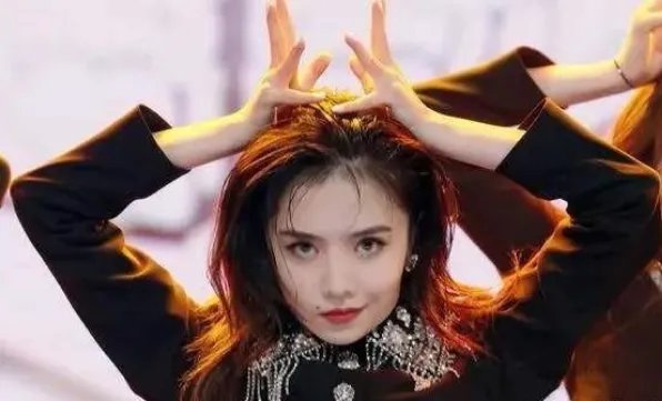 如何评价女团喜祺在初舞台中的表现?