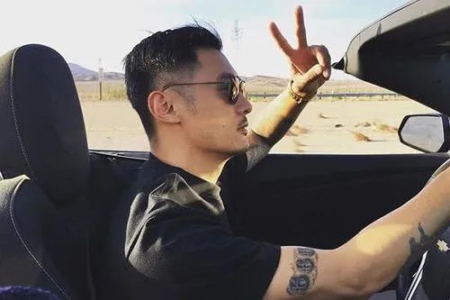 为什么全世界不买账余文乐也要娶王棠云?