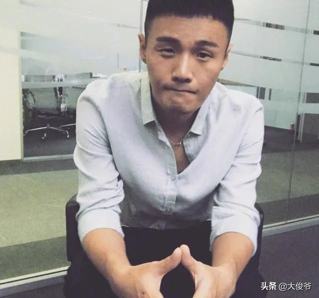 李荣浩回应选歌质疑,拒绝区别对待,音乐是否存在“高低贵贱”?