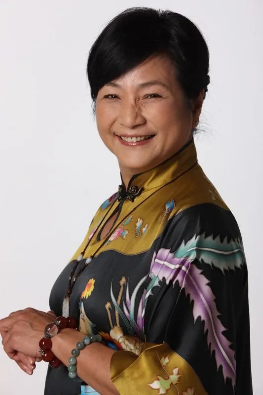 那个武术女演员叫佩佩