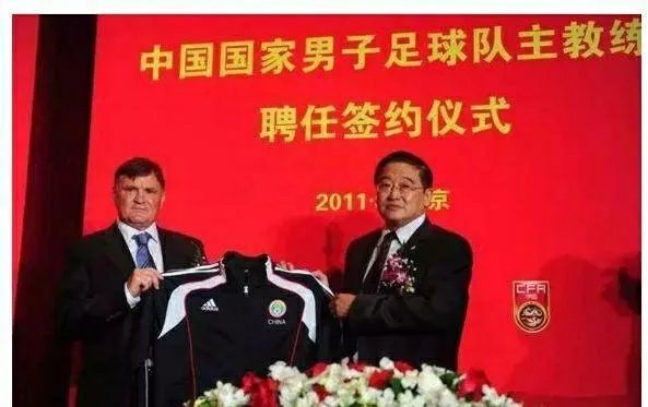 卡马乔是否在国足队员内部已引起了众怒,1比5不过是个导火索?